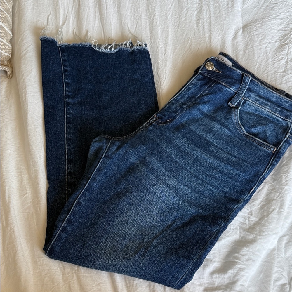 Stylish Dark Blue Cropped Jeans
